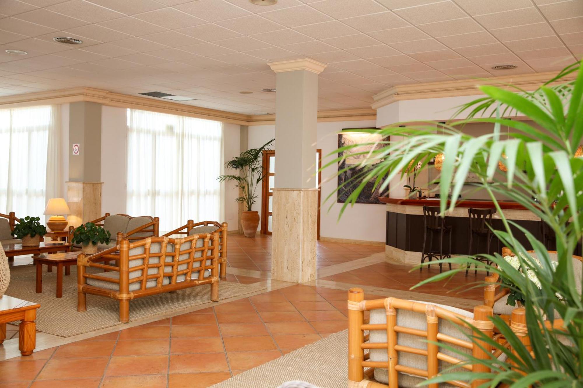 Nuramar Aparthotel Cala'N Bosch  Exterior photo