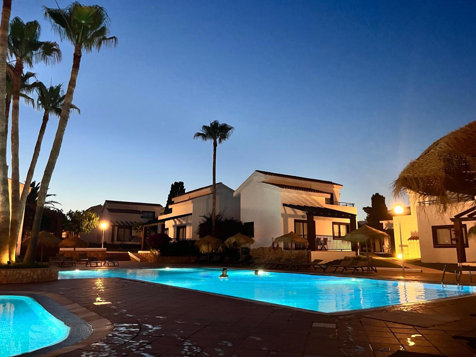 Nuramar Aparthotel Cala'N Bosch  Exterior photo