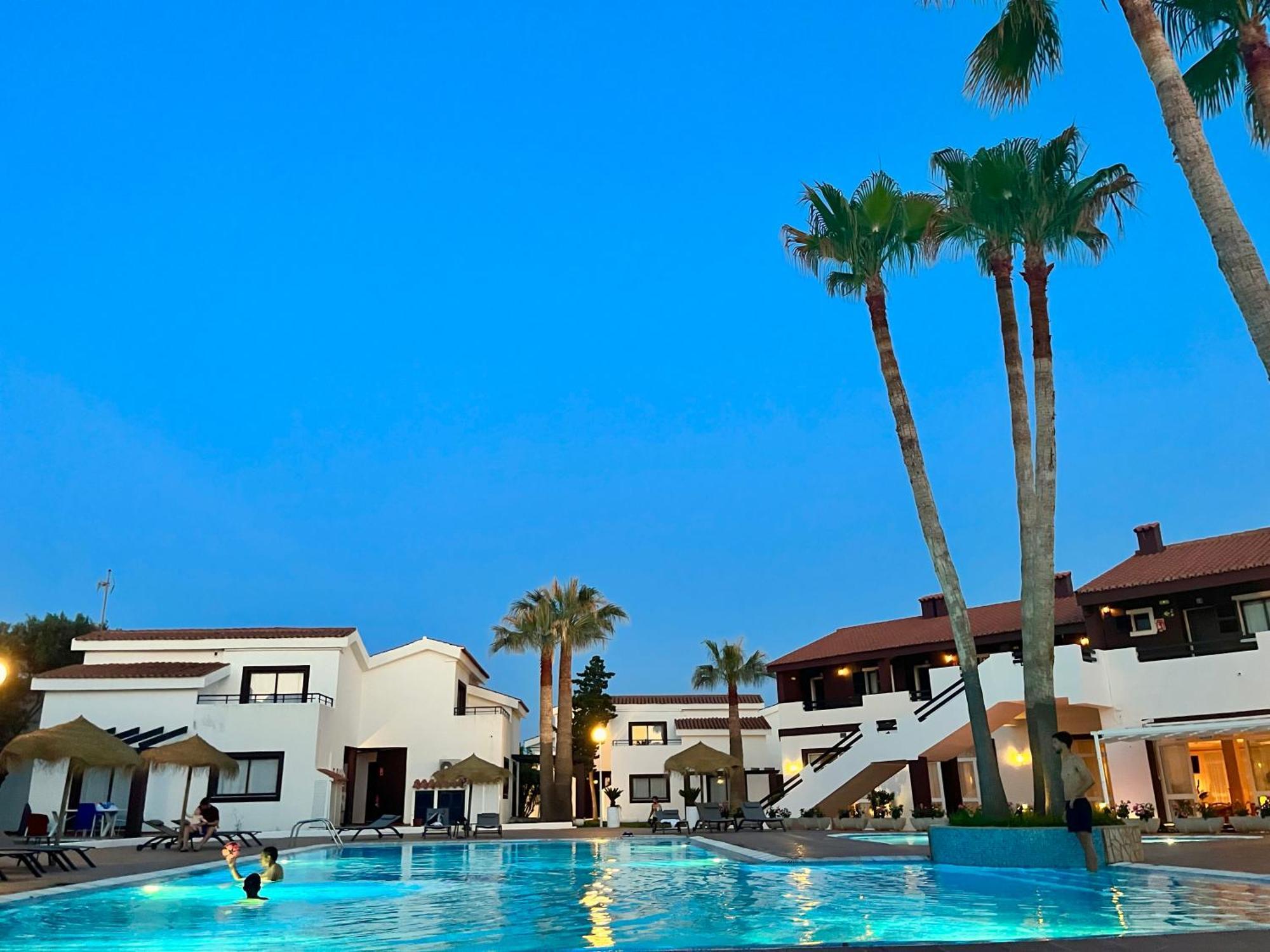 Nuramar Aparthotel Cala'N Bosch  Exterior photo