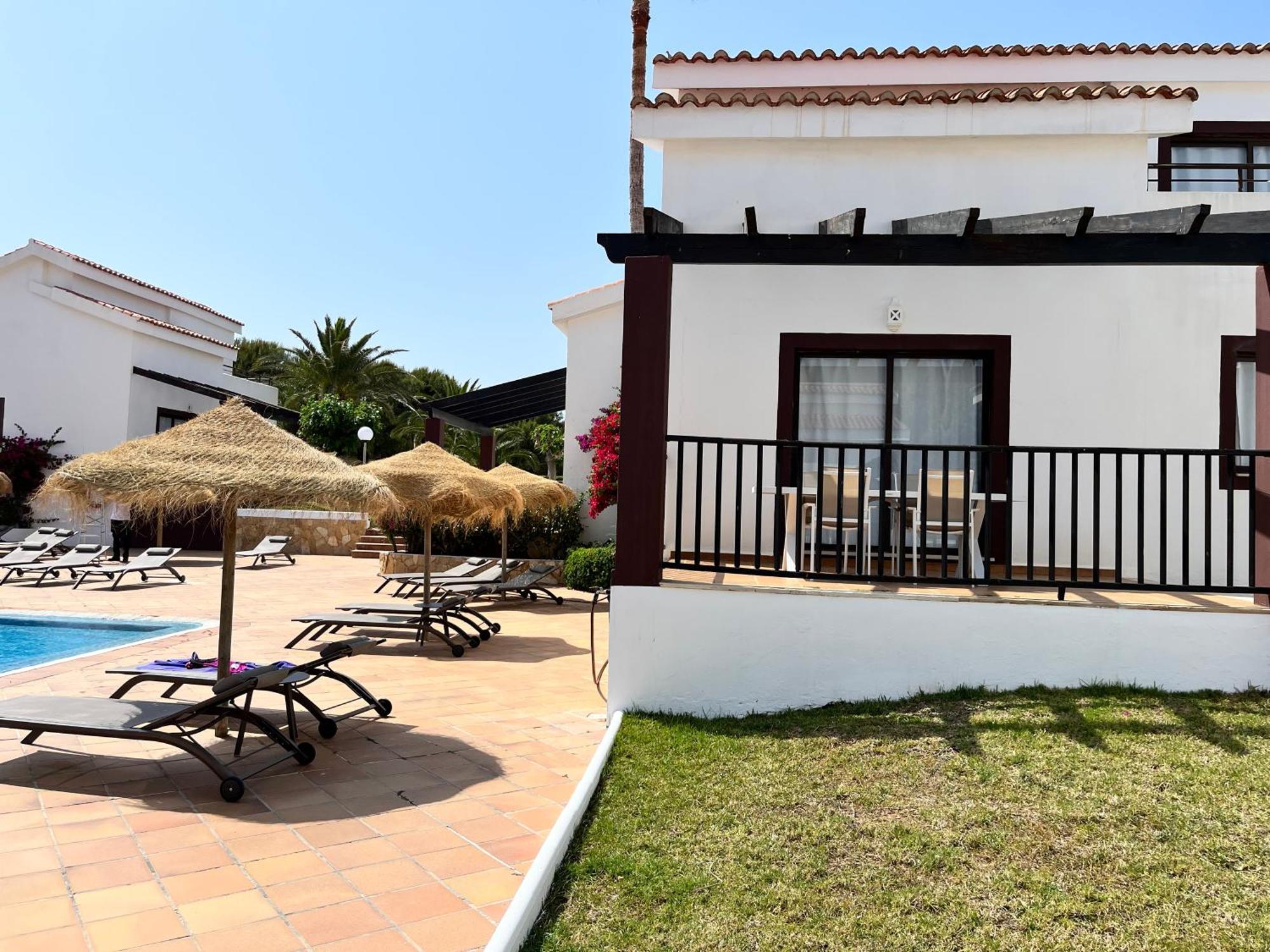 Nuramar Aparthotel Cala'N Bosch  Exterior photo