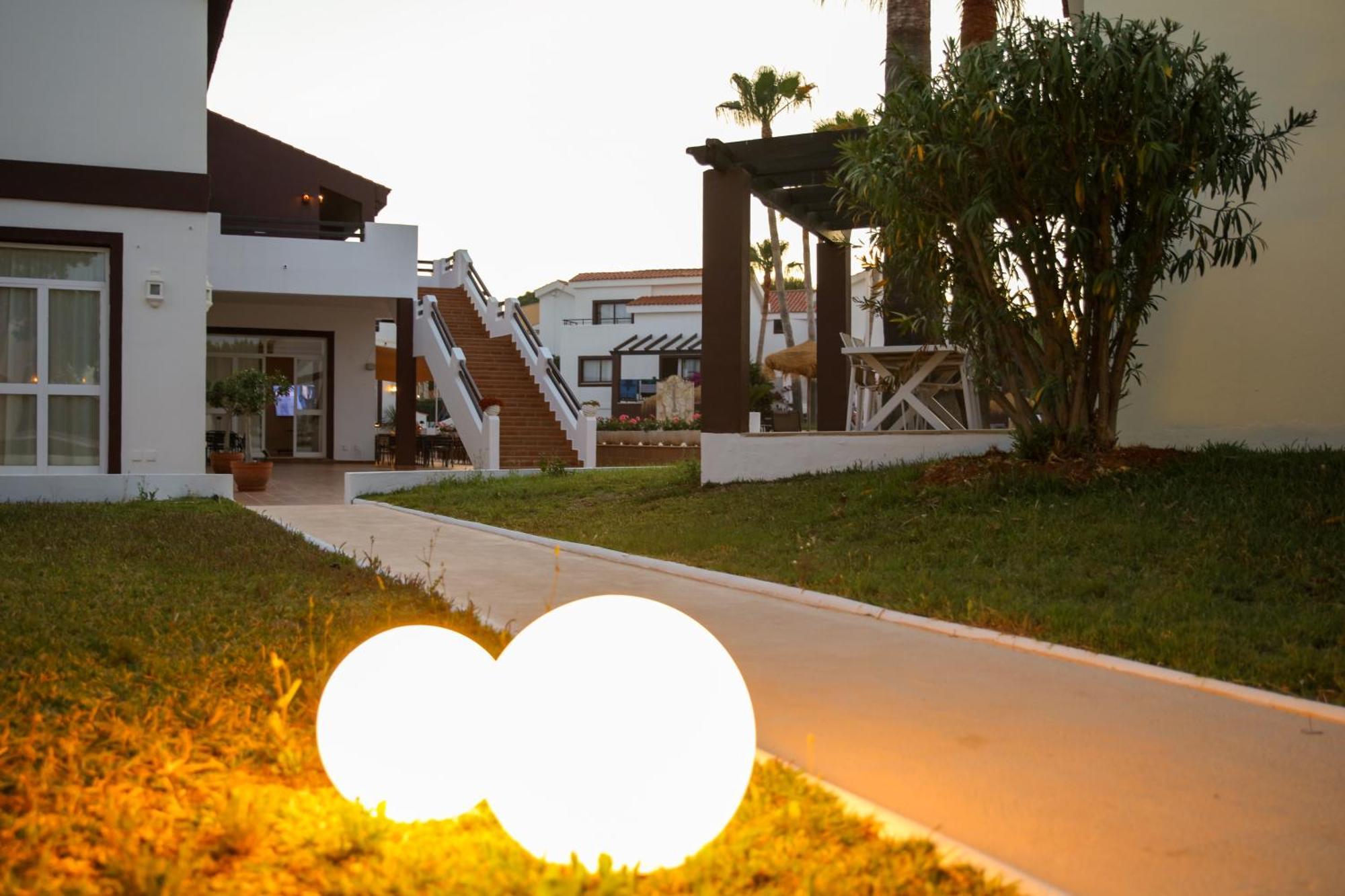 Nuramar Aparthotel Cala'N Bosch  Exterior photo