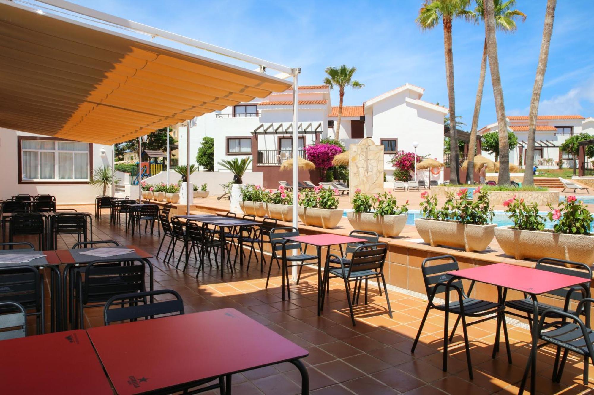 Nuramar Aparthotel Cala'N Bosch  Exterior photo