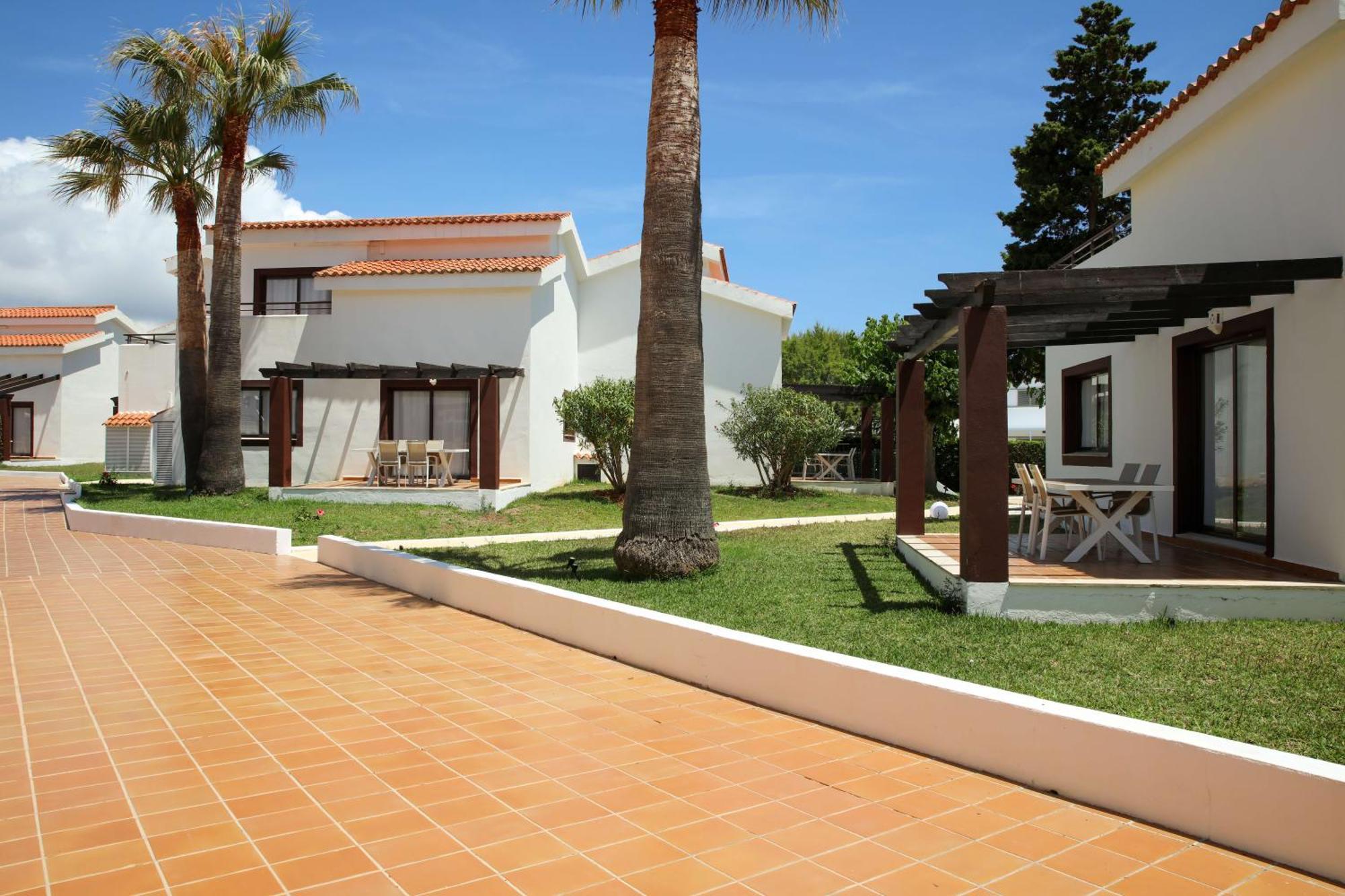 Nuramar Aparthotel Cala'N Bosch  Exterior photo