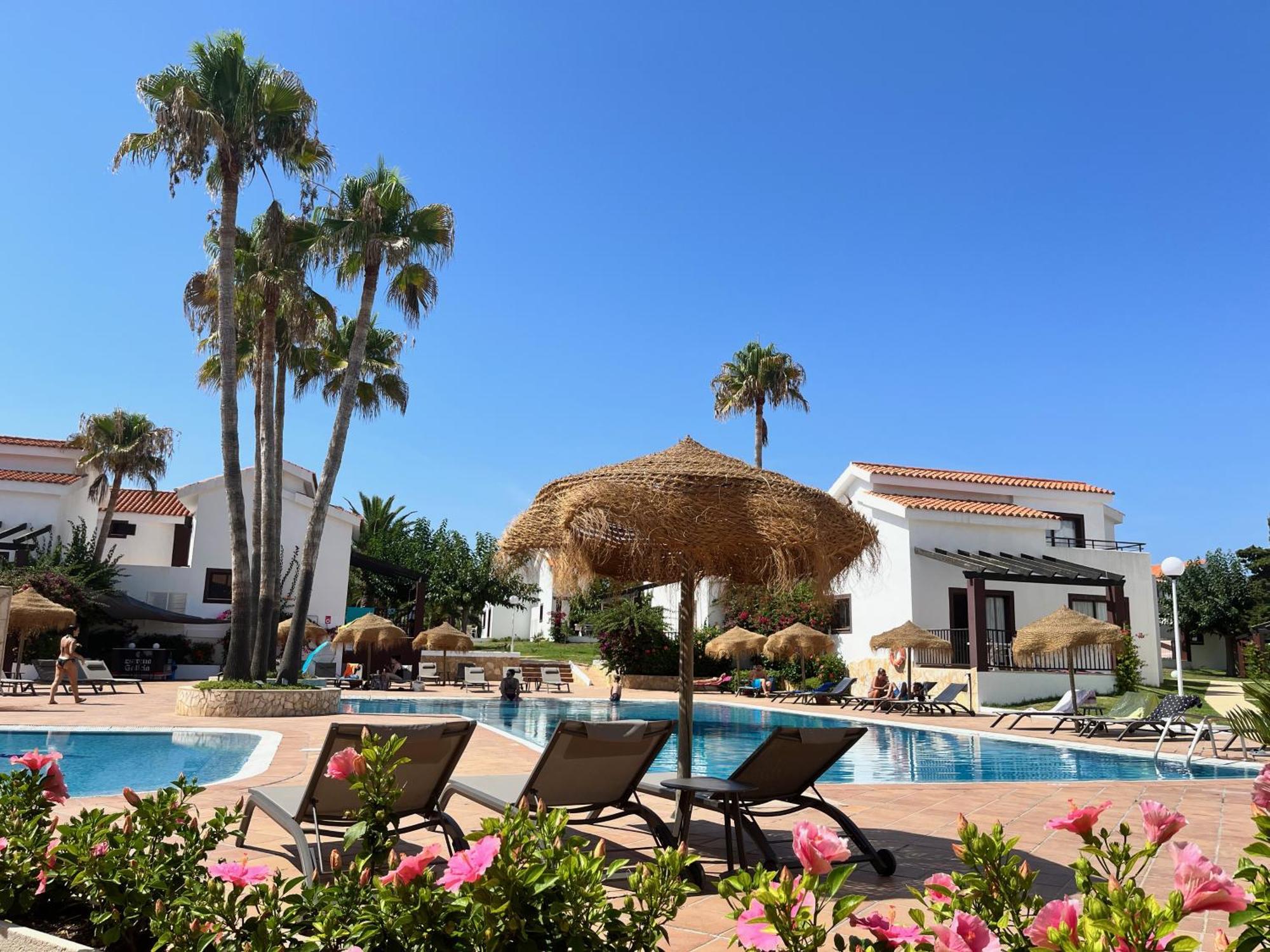 Nuramar Aparthotel Cala'N Bosch  Exterior photo